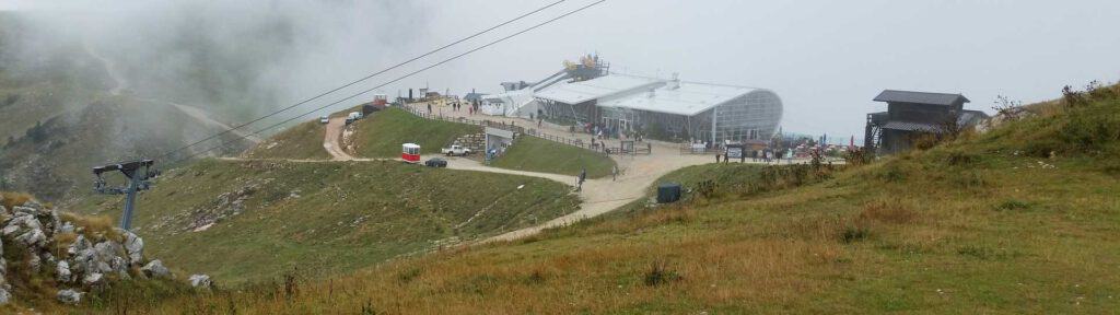 Monte Baldo Seilbahnstation auf dem Gipfel